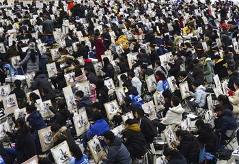 山東濟(jì)南:藝考開考 考生同場(chǎng)競(jìng)技