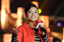 著名青年歌唱家、二炮文工團(tuán)副團(tuán)長(zhǎng)陳思思傾情表演