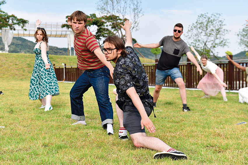 英國Z世代：為何“凝視”？