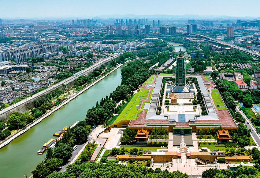 一座古塔回到故鄉(xiāng)