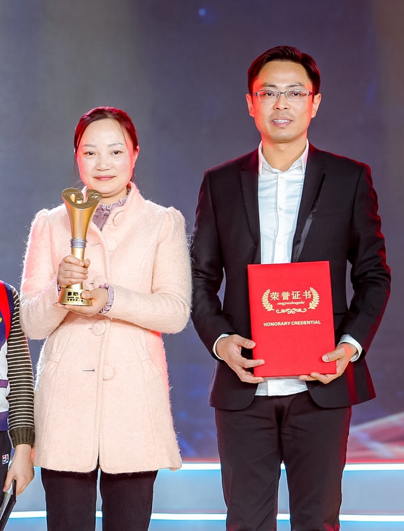 “支教夫妻” 湯恒躍、吳玲