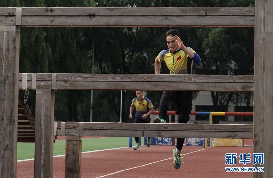 (軍運(yùn)會(huì)·圖文互動(dòng))(9)從“遲到者”到世界冠軍——記八一空軍五項(xiàng)隊(duì)隊(duì)員葉邦武(配本社同題文字稿)