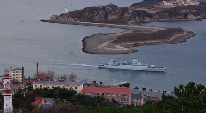 贊！網(wǎng)友俯拍解放軍旅順軍港