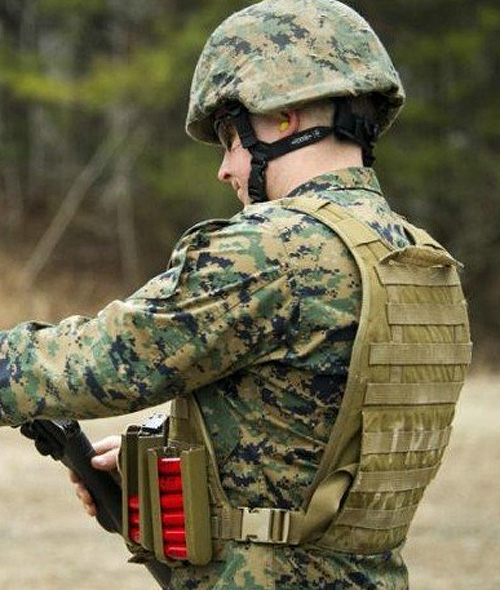 是電影還是現(xiàn)實(shí)？美軍陸戰(zhàn)隊(duì)士兵操大槍射擊練習(xí)