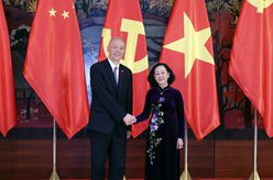 蔡奇同越共中央政治局委員、中央書記處常務(wù)書記張氏梅舉行會(huì)談