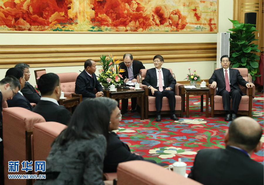 12月27日，中共中央政治局委員、中央政法委書記孟建柱在北京集體會見出席湄公河流域執(zhí)法安全合作機制成立五周年部長級會議的各國代表團團長。新華社記者 王曄 攝 