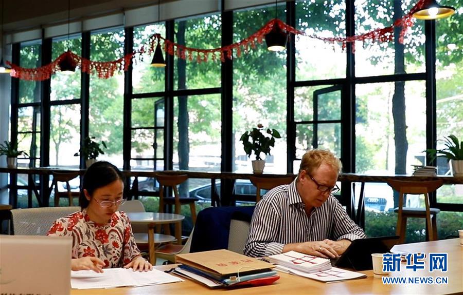 （十九大時光·圖文互動）（1）中國成就，世界矚目——來自基層蹲點現場的報道