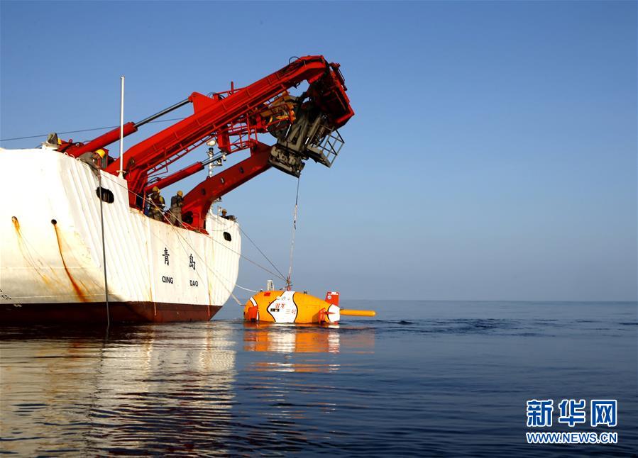 (潛龍?zhí)侥虾?middot;圖文互動(dòng))(3)“潛龍三號(hào)”海試通過(guò)現(xiàn)場(chǎng)驗(yàn)收 開(kāi)始試驗(yàn)性應(yīng)用第一潛