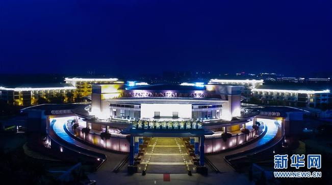 (新華全媒頭條·潮起海之南·圖文互動)(10)春潮拍岸千帆進——海南特區(qū)改革開放30年紀(jì)實