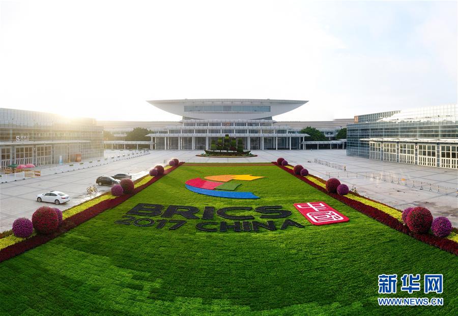 （新華全媒頭條·圖文互動(dòng)）（1）書(shū)寫發(fā)展合作大文章　推動(dòng)全球治理新變革——習(xí)近平主席中東非洲之行前瞻