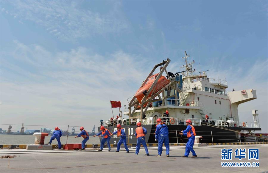 （大江奔流——來自長江經(jīng)濟(jì)帶的報(bào)道·新華全媒頭條·圖文互動(dòng)）（4）打造經(jīng)濟(jì)高質(zhì)量發(fā)展的強(qiáng)勁引擎——深入推動(dòng)長江經(jīng)濟(jì)帶發(fā)展述評(píng)