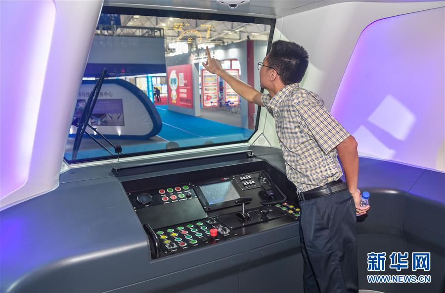 (圖文互動)(3)中車長客研制新一代智能地鐵列車在長春首次亮相