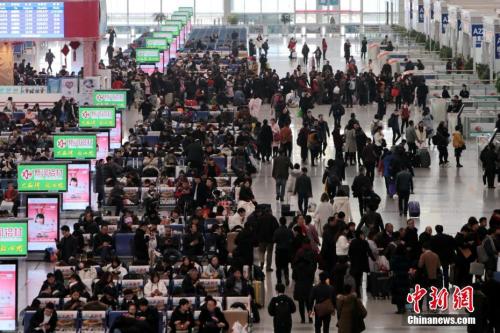 12月25日，西安北車站內人頭攢動。<a target='_blank' ><p  align=
