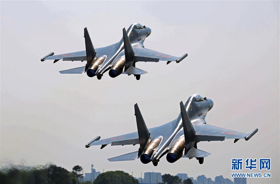 （新華全媒頭條·圖文互動(dòng)）（5）戰(zhàn)鷹，為祖國奮飛——記空軍航空兵某旅旅長、特級(jí)飛行員郝井文