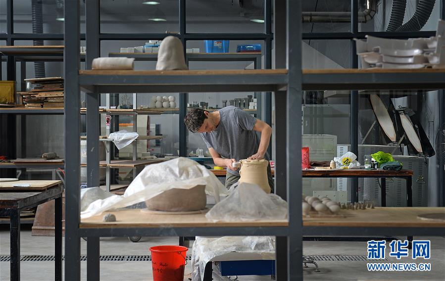 (新華全媒頭條·圖文互動)(8)千年窯火中的“復興密碼”——景德鎮(zhèn)新觀察