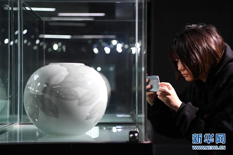 (新華全媒頭條·圖文互動)(6)千年窯火中的“復興密碼”——景德鎮(zhèn)新觀察