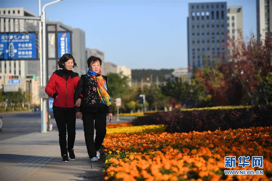 （新華全媒頭條·圖文互動）（1）“英雄之妻”，為愛堅守19年