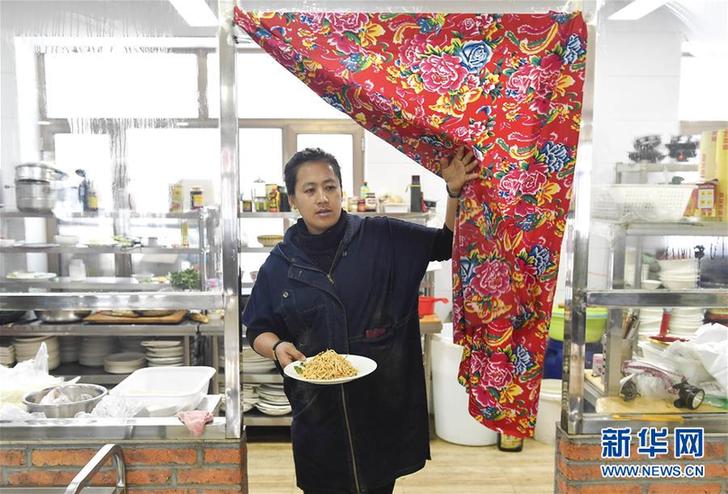 （在習(xí)近平新時代中國特色社會主義思想指引下——新時代新作為新篇章·圖文互動）（5）三年，從無名小屯到聲名遠播——這個“雪鄉(xiāng)”是如何做到的？