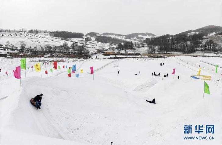 （在習(xí)近平新時代中國特色社會主義思想指引下——新時代新作為新篇章·圖文互動）（3）三年，從無名小屯到聲名遠播——這個“雪鄉(xiāng)”是如何做到的？