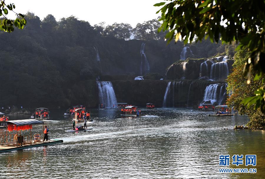 （兩會(huì)前夕看落實(shí)·圖文互動(dòng)）（3）開(kāi)放合作走活發(fā)展“新棋局”－－廣西落實(shí)習(xí)近平總書(shū)記全國(guó)兩會(huì)重要講話(huà)精神紀(jì)實(shí)