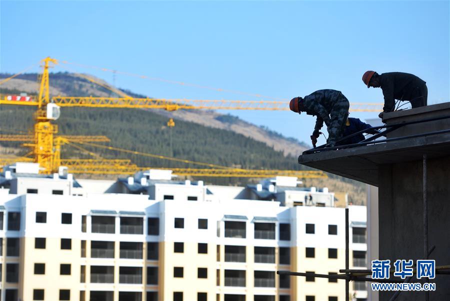 (在習(xí)近平新時(shí)代中國(guó)特色社會(huì)主義思想指引下——新時(shí)代新作為新篇章·圖文互動(dòng))(1)高原春來(lái)早 云嶺開新篇