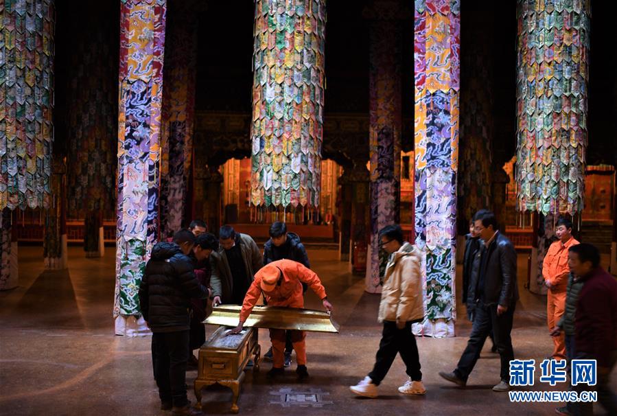 (西藏民主改革60周年·圖文互動)(2)布達(dá)拉宮守護(hù)者的一天