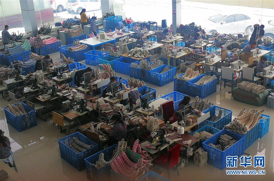 （脫貧攻堅·圖文互動）（4）抓心勁兒，增后勁兒——內(nèi)蒙古產(chǎn)業(yè)扶貧見聞