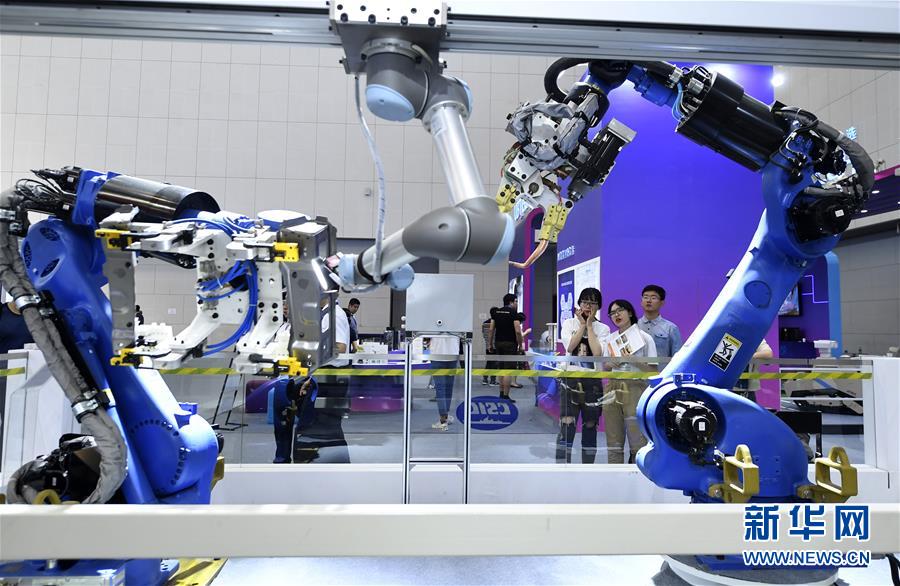 （新華全媒頭條·圖文互動）（5）擁抱智能新時代：世界智能大會釋放了哪些新信號？