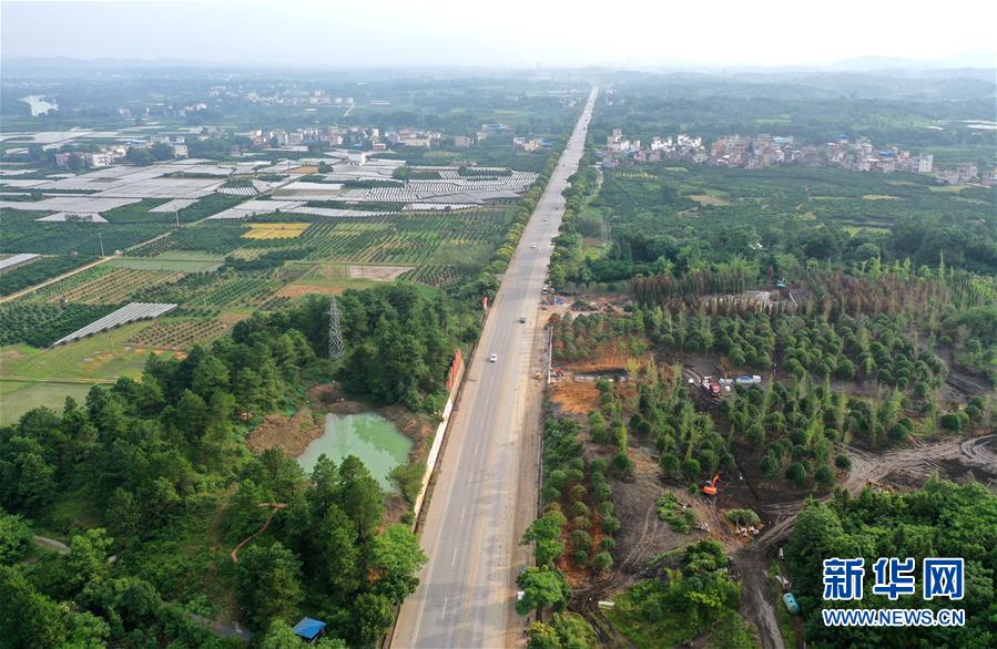 （壯麗70年·奮斗新時代——記者再走長征路·圖文互動）（7）為有犧牲多壯志，敢教日月?lián)Q新天——重返紅軍血戰(zhàn)現(xiàn)場