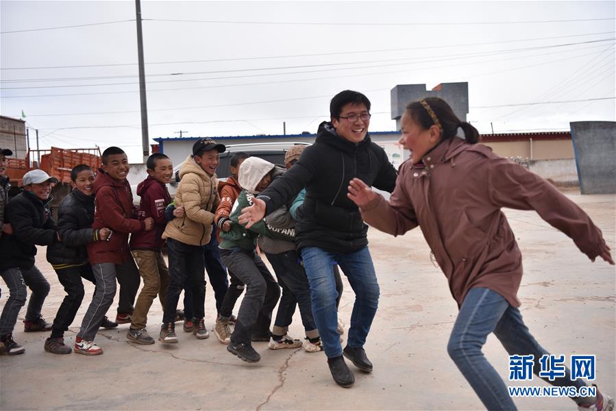 （不忘初心、牢記使命·圖文互動(dòng)）（7）青春之花綻放五千米云端——記扎根海拔最高縣小學(xué)教師夫妻杜安東、曹曉花