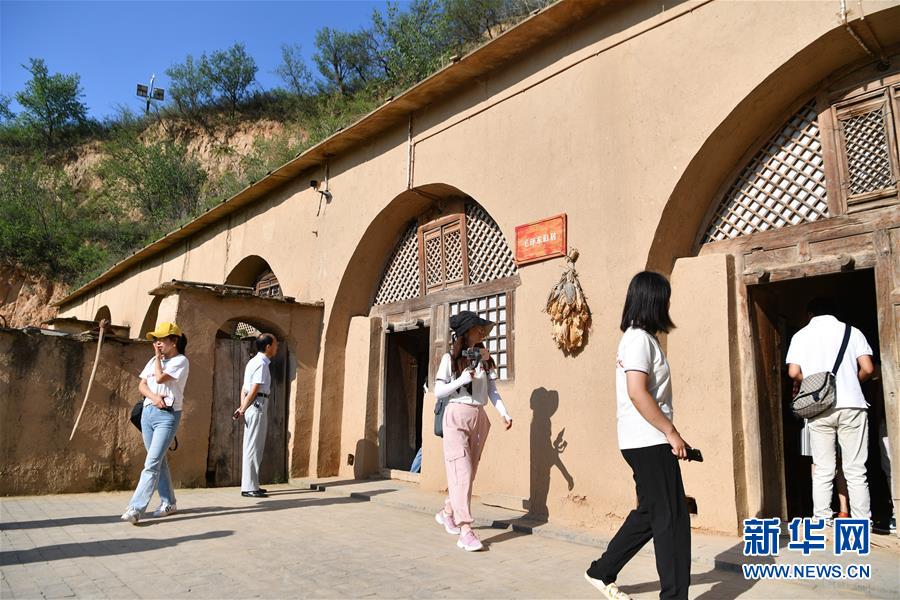 （新華全媒頭條·壯麗70年·奮斗新時(shí)代——記者再走長(zhǎng)征路·圖文互動(dòng)）（9）紅星，從這里照耀中國——陜北見證中國革命的歷史轉(zhuǎn)折