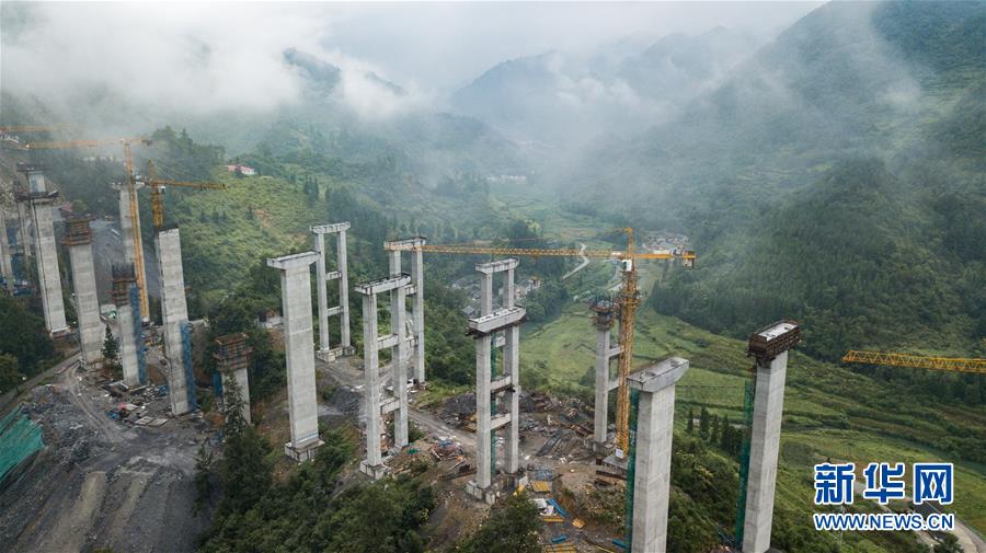 （壯麗70年·奮斗新時(shí)代——共和國發(fā)展成就巡禮）（8）人暢其行、貨暢其流——共和國交通運(yùn)輸業(yè)發(fā)展成就巡禮