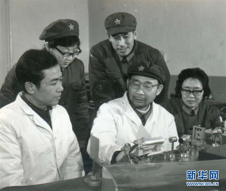 （愛國情 奮斗者·圖文互動）（1）永不停轉(zhuǎn)的“陀螺”——追記中國工程院院士、國防科技大學(xué)教授高伯龍