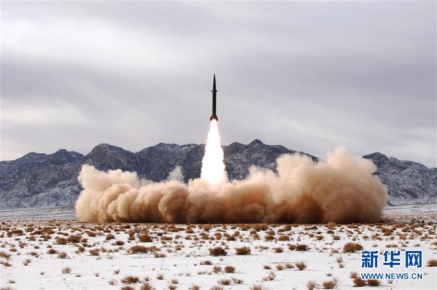 （新華全媒頭條·圖文互動）（3）沿著中國特色強軍之路闊步前進——黨中央、中央軍委領(lǐng)導推進國防和軍隊建設70年紀實