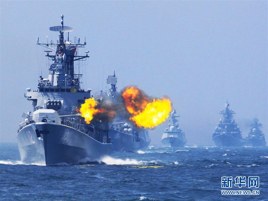 （新華全媒頭條·圖文互動）（8）沿著中國特色強軍之路闊步前進——黨中央、中央軍委領(lǐng)導推進國防和軍隊建設70年紀實