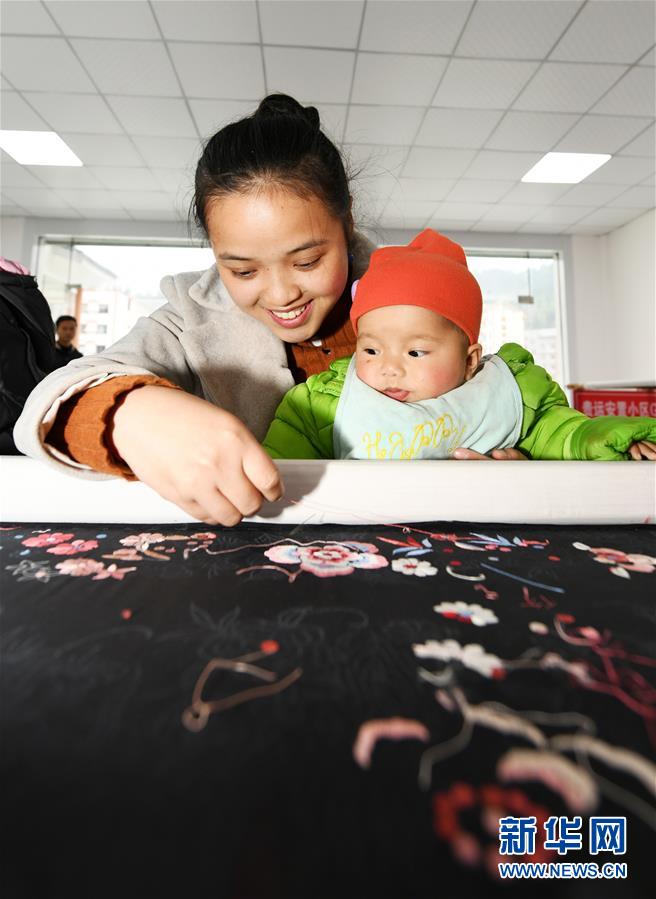 (新華全媒頭條·圖文互動)(3)壯闊大遷徙——寫在貴州全面完成188萬人易地扶貧搬遷之際