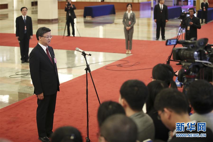 （兩會(huì)·面對(duì)面）（12）采訪(fǎng)部長(zhǎng)