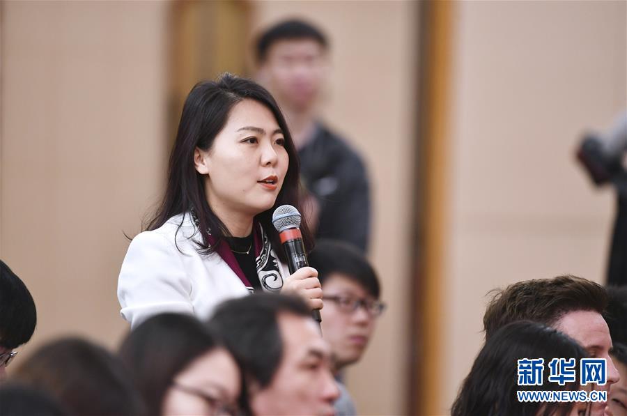 （兩會(huì)）（2）國務(wù)院扶貧辦主任劉永富就“攻堅(jiān)克難——堅(jiān)決打贏脫貧攻堅(jiān)戰(zhàn)”答記者問