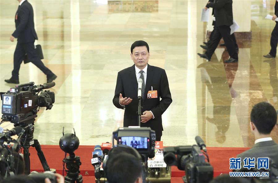 (兩會(huì)·面對(duì)面)(3)采訪部長(zhǎng)