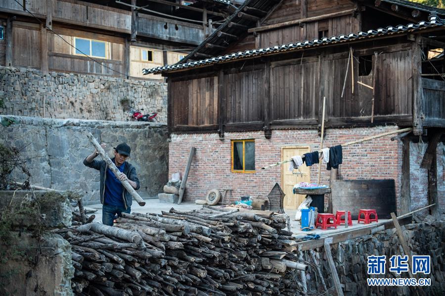 (決戰(zhàn)決勝脫貧攻堅(jiān)·圖文互動(dòng))(3)歷史性告別“人畜混居” 貴州7萬(wàn)余戶(hù)山民“新家”迎新年