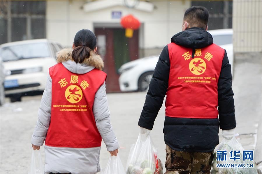 （聚焦疫情防控·圖文互動）（6）“我們多跑跑，居民更安全”——直擊新疆基層社區(qū)疫情防控