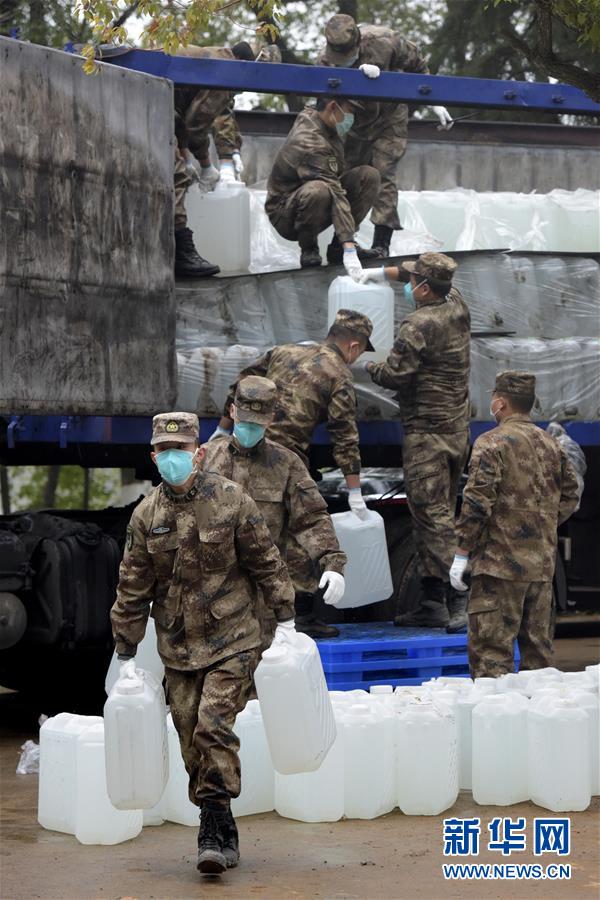 (聚焦疫情防控·圖文互動(dòng))(2)邯鄲市愛國擁軍聯(lián)合會(huì)為武漢火神山醫(yī)院捐贈(zèng)百噸醫(yī)用消毒原液
