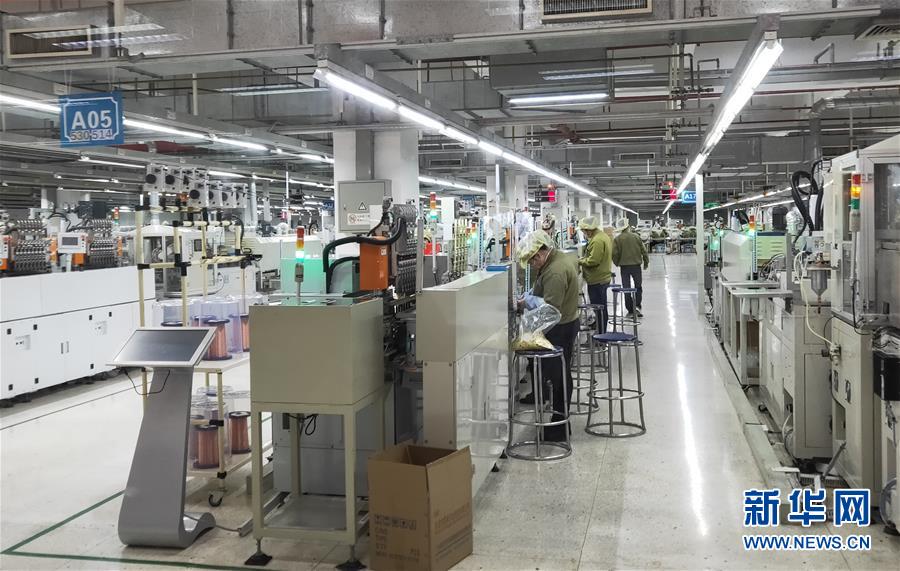 （來自經(jīng)濟(jì)前沿的故事·企業(yè)復(fù)工復(fù)產(chǎn)·圖文互動(dòng)）（1）看1500多名工人是如何復(fù)工的？——湖南郴州一家企業(yè)復(fù)工目擊記 