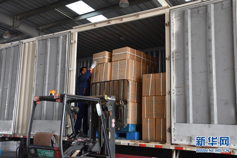 （圖文互動(dòng)）（1）爭(zhēng)分奪秒，為了那千公里之外的馳援——急需防疫物資天津復(fù)工復(fù)產(chǎn)一線(xiàn)見(jiàn)聞