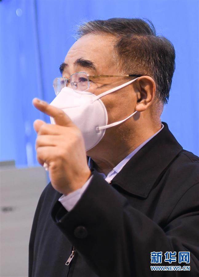 （聚焦疫情防控·圖文互動）（4）“治療輕癥患者中西醫(yī)結合很有效，不鼓勵人人吃藥來預防”——專訪中國工程院院士、天津中醫(yī)藥大學校長張伯禮