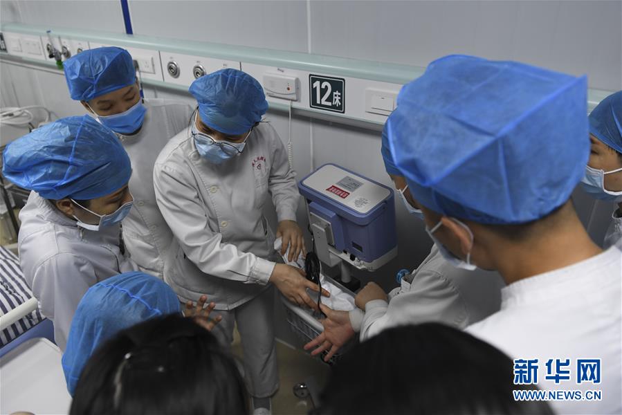 （圖文互動(dòng)）（1）“你們逆行，我們護(hù)航”——廣西關(guān)愛一線醫(yī)務(wù)工作者見聞 