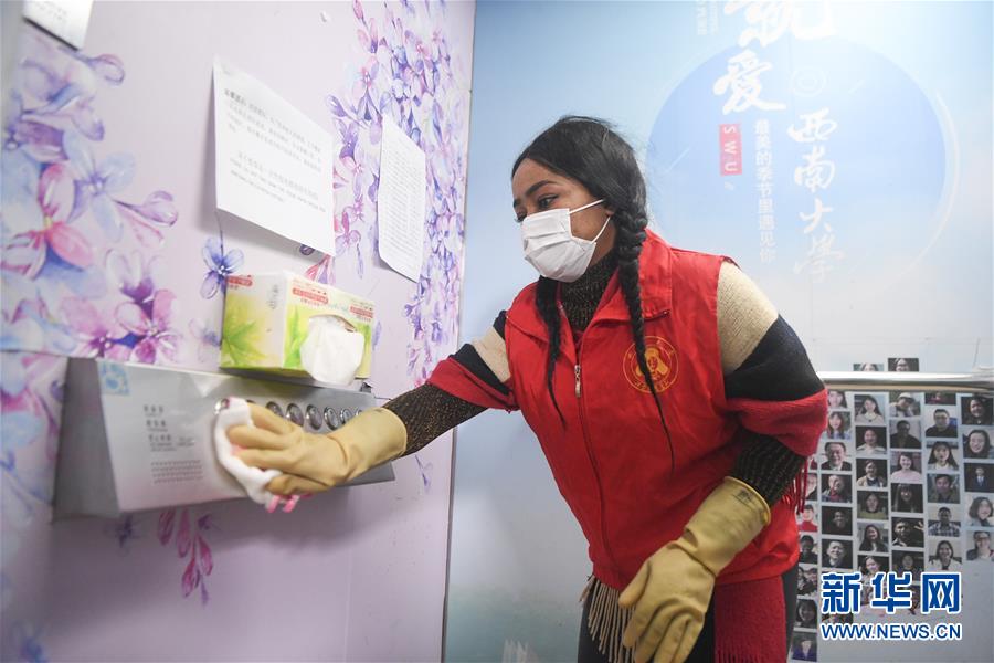 （新華全媒頭條·圖文互動(dòng)）（14）聽(tīng)，人類(lèi)命運(yùn)共同體的大合唱——中國(guó)同國(guó)際社會(huì)攜手抗擊新冠肺炎疫情述評(píng)