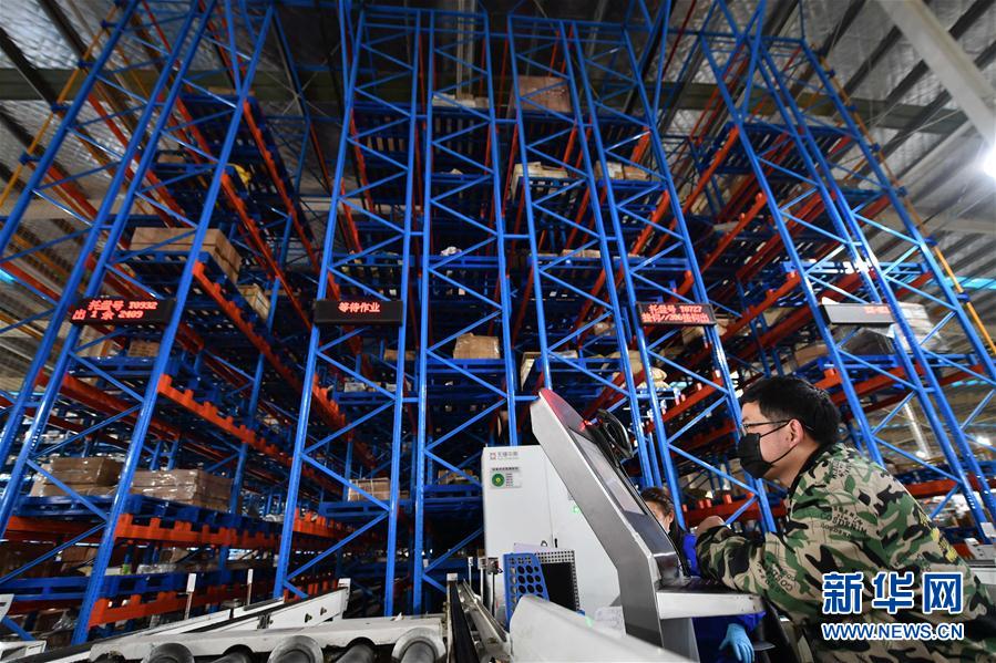 (抓好經濟發(fā)展 應對復雜局面·圖文互動)(2)激活“神經末梢” 暢通“毛細血管”——江西為中小微企業(yè)復工復產“破障清路”