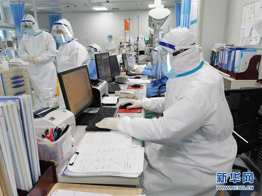 (聚焦疫情防控·圖文互動(dòng))(2)特寫:“90后”醫(yī)護(hù)情侶的抗疫堅(jiān)守