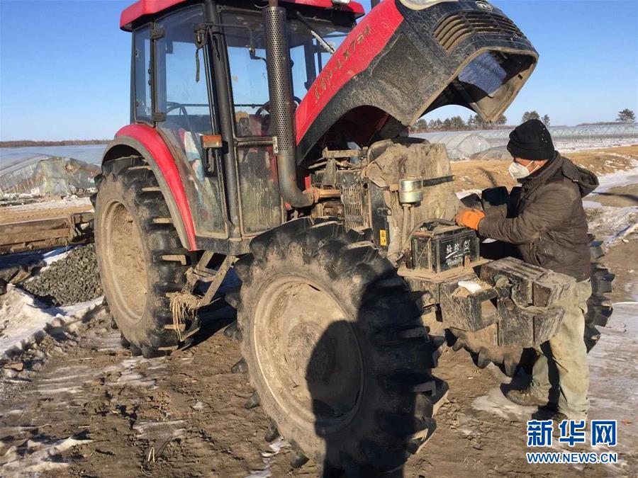 (在習(xí)近平新時(shí)代中國(guó)特色社會(huì)主義思想指引下——新時(shí)代新作為新篇章·習(xí)近平總書(shū)記關(guān)切事·圖文互動(dòng))(7)為農(nóng)田注入硬核生產(chǎn)力——一些地方春耕中農(nóng)業(yè)科技創(chuàng)新掃描